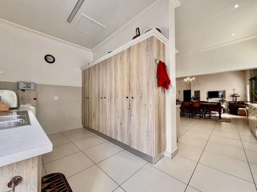 4 Bedroom Property for Sale in The Cove Western Cape